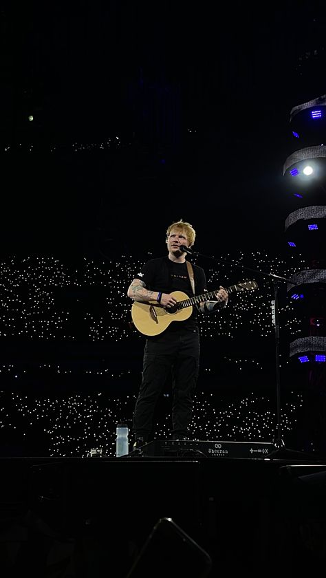 Ed Sheeran Wallpaper Aesthetic, Ed Sheeran Aesthetic, Concert Ed Sheeran, Ed Sheeran Wallpaper, Ed Sheeran Tour, Ed Sheeran Mathematics Tour, Ed Sheeran Concert, Future Concert, Mister Ed