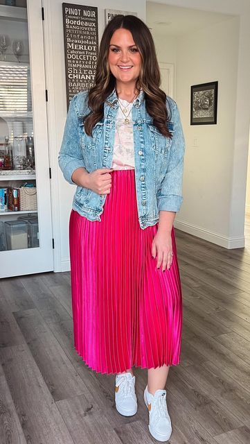 Courtney Hamilton, Pink Skirt Pleated, Makeup Over 30, Holiday Skirts, You Found Me, Midsize Style, Galentines Day, Easy Makeup, Skirt Pleated