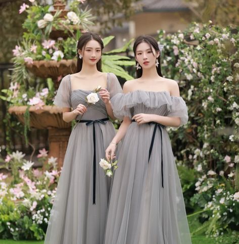 Dress Sweet Seventeen, Korean Bridesmaid Dresses, Dress Tutorial, Simple Gowns, Iphone Instagram, Fairytale Photography, Net Dress, Fashion Sketches Dresses, Sketches Dresses