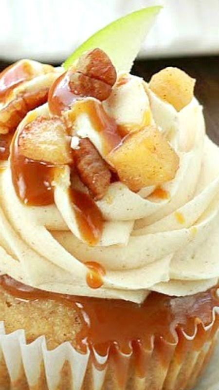 Caramel Buttercream Recipe, Apple Spice Cupcakes, Apple Pie Cupcakes, Salted Caramel Buttercream, Pie Cupcakes, Caramel Buttercream, Gourmet Cupcakes, Cupcake Flavors, Buttercream Recipe