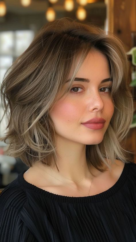 28 Dynamic Feathered Haircut Styles for Maximum Impact Messy Bob Hairstyles, Shoulder Length Hair, Medium Length Hair Cuts, Hair Transformation, Layered Haircuts, Short Hairstyles For Women, Length Hair, Womens Haircuts, Shoulder Length