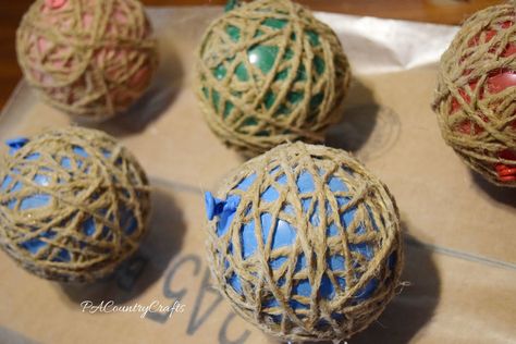 DIY Twine Balls Diy Twine Orbs, Diy Bowl Fillers, Twine Crafts Diy, Christmas Ornament Tutorial, Jute Twine Crafts, Decor Balls, Twine Balls, Crafting Nook, Easter Craft Projects