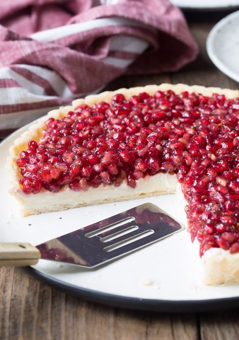 Pomegranate Cream Tart - A Spicy Perspective Cream Tart Recipe, Pomegranate Tart, Pomegranate Dessert, Cream Cheese Tart, Recipe With Cream Cheese, Pomegranate Recipes, Cream Tart, Cheese Tart, Cheese Tarts