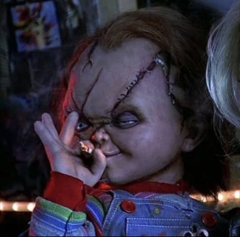 Scary Chucky, Chucky Pfp, Chucky Movies, Childs Play Chucky, Chucky Doll, Scary Movie Characters, Bride Of Chucky, Horror Movie Icons, Classic Horror Movies