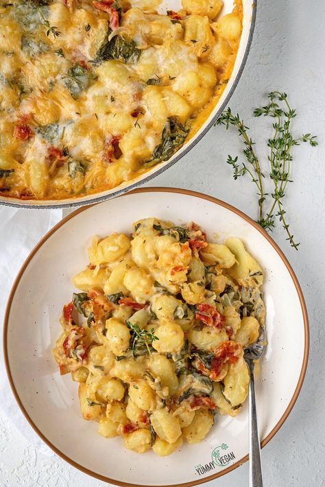 Creamy Baked Gnocchi — The Yummy Vegan Vegan Sheet Pan Gnocchi, Vegan Baked Gnocchi, Vegan Gnocchi Bake, Gnocchi Tray Bake, Vegan Date Night Recipes, Vegan Gnocchi Recipes, Veggie Gnocchi, Vegan Gnocchi, Gnocchi Bake