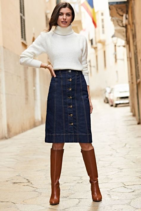 Dark Wash Relaxed Fit Denim Skirt For Fall, Fall Dark Wash Relaxed Fit Denim Skirt, Denim Skirt In Winter, Fall Dark Wash Denim Skirt, Jean Pencil Skirt Outfit, Dark Denim Skirt Outfit, Chic Non-stretch Denim Skirt, Chic Dark Wash Full-length Denim Skirt, People Outfits