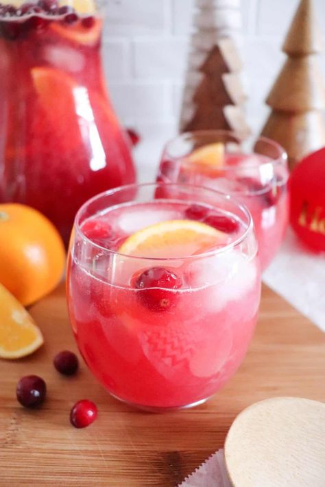 Alcoholic Christmas Punch, Best Christmas Punch, Breakfast Punch, Christmas Party Punch, Non Alcoholic Christmas Punch, Christmas Drinks Nonalcoholic, Best Punch Recipe, Cranberry Simple Syrup, Holiday Mocktail