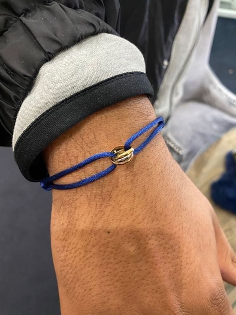 Cartier Trinity Bracelet Men, Cartier Mens Bracelet, Mens Jewelry Gold, Cartier Trinity Bracelet, Starboy Outfit, Iman Gadzhi, Outfit Old Money, Trinity Bracelet, Essentials For Men