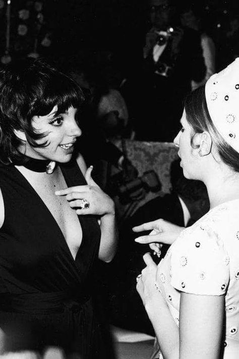 Liza Minnelli & Barbra Streisand Liza Minnelli, Hollywood Party, Barbra Streisand, Judy Garland, Tony Awards, Hello Gorgeous, Academy Awards, Cabaret, Lady And Gentlemen