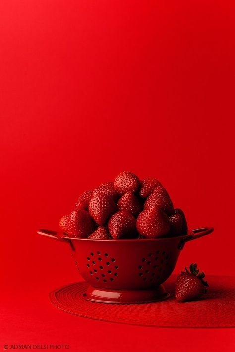 elements of art | The reds, such as the strawberries, and th… | Flickr Monochromatic Photography, Red Photography, I See Red, Simply Red, Red Wall, Aesthetic Colors, Red Aesthetic, Color Of Life, Red Background