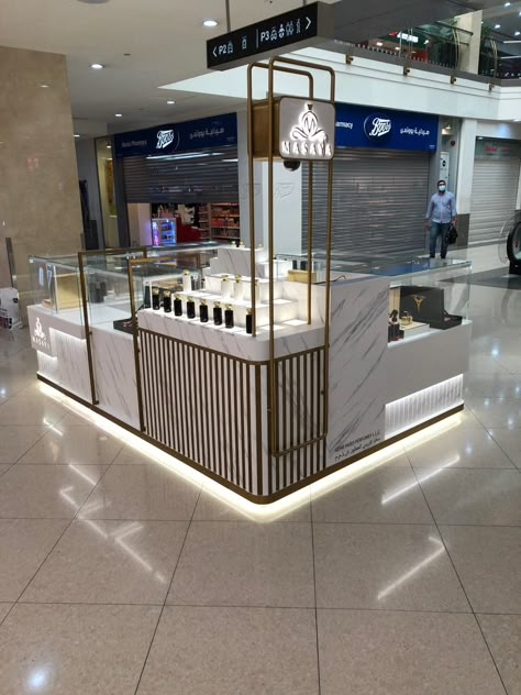 Masaya Perfume Kiosk @ Mall Of Emirates sur Behance Creative Kiosk Design, Jewelry Kiosk Design Ideas, Perfume Kiosk Design Ideas, Kiosk Design Ideas, Perfume Booth, Perfume Kiosk, Mall Kiosk Design, Kiosk Store, Mall Of Emirates