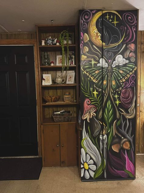 Kitchen Mural, Green Crafts, Cottagecore Living, Indoor Crafts, Boho Style Bedroom, Goth Home, Whimsical Home, Goth Home Decor, Diy Furniture Renovation