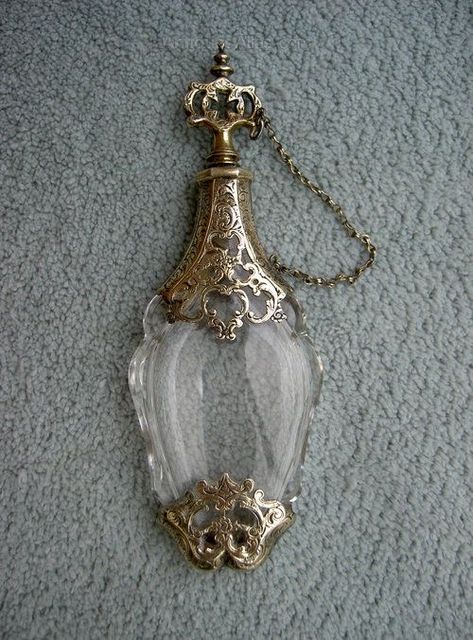 Beautiful Perfume Bottle, Antique Perfume Bottles, Bottle Jewelry, Beautiful Perfume, Antique Perfume, Scent Bottle, Vintage Perfume Bottles, Hip Flask, Vintage Perfume