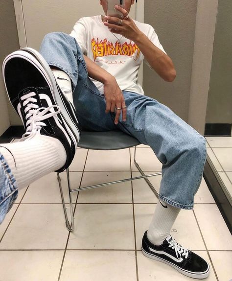 Sneakers & Streetwear | Vans Fits! 1, 2 or 3? 💭 Follow us, @stonedfits, for more! 👻 ⇁ Credits: @kenny_brian | Instagram Outfits With Vans Slip Ons, Vans Fits, Vans Outfit Men, Guy Outfit, Vans Men, Vans Outfit, Outfits Retro, Retro 2, Vans Style