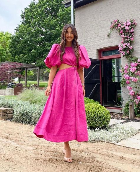 All The Dresses | Australia on Instagram: “• PINK PARTY • 💕🌸🌷🌺 Aje ‘Vanades Cut Out Ring Midi Dress in Fuchsia’ spotted on the beautiful @francesca.hung 💕🌸🌷🌺 Find this dress and over…” Chic Resort Wear, Resort Wear Dresses, Dresses Australia, Resort Outfit, Resort Dresses, Western Dresses, Wearing Clothes, Resort Wear, Dress Patterns