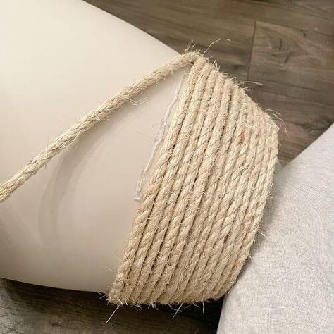 Rope Planter Diy, Rope Planter, Diy Rope Plant Pot, Jute Rope Vase Diy, Jute Rope Bottle Craft, Alabaster Jar, Twine Flowers, Diy Bucket, Bucket Planters