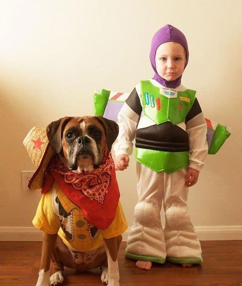 halloween costumes - toy story We have put together a list of our favorite pet and owner Halloween costumes to give you some ideas and ensure that you have a spooktacular Halloween. Trick or Treat! #top5 #topfive #halloween #halloweencostumes #pets #animals Big Dog Halloween Costumes, Cute Dog Halloween Costumes, Best Dog Halloween Costumes, Halloween Costumes For Dogs, Costumes For Dogs, Dog Costumes Funny, Aesthetic Kirby, Baby Boy Halloween