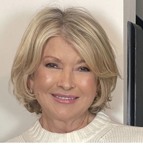 Martha Stewart Hair, Hairstyle 2022, Hairstyle 2023, Nails Jewelry, Silver Blonde Hair, Chin Length Hair, Silver Blonde, Long Gray Hair, Color Nails