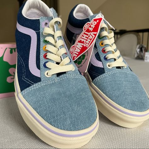 New Vans X Em On Holiday Old Skool Denim Blue Sneakers Limited-Edition 2022. Box Has No Lid Vans Limited Edition, White Checkered Vans, Tiger Shoes, Floral Vans, Suede Shoes Women, Skull Shoes, Checkered Vans, Red Vans, Striped Sneakers