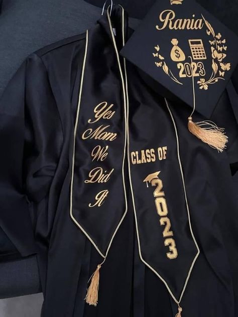 Graduation Robe Design, Grad Sash, Graduation Robes, Farewell Dresses, Graduation Sash, Graduation Party Planning, Graduation Photography Poses, Graduation Design, Graduation Gown