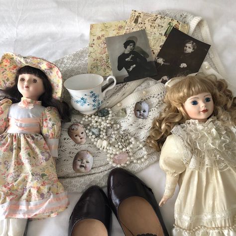 Porcelain Dolls Aesthetic, Jessamine Lovelace, Device Aesthetic, Porcelain Dolls Vintage, Porcelain Doll Aesthetic, Sophie Collins, London Institute, Dolls Aesthetic, Jem Carstairs