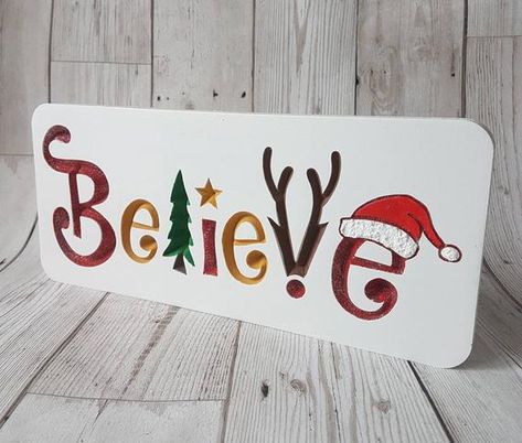 Christmas Plaques, Christmas Wooden Signs, Engraved Wood Signs, Childrens Bedroom Decor, Believe Christmas, Engraved Sign, Christmas Signs Wood, Christmas Wood Crafts, Etsy Christmas