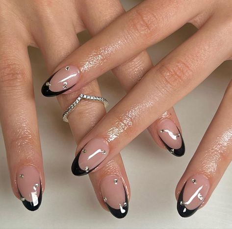 Hoco Nails, Nails Minimalist, Unghie Sfumate, Kutek Disney, Minimalist Nail, Casual Nails, Pearl Nails, Soft Nails, Round Nails