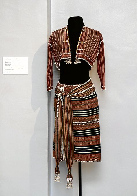 Filipino Traditional Clothing, Modern Filipiniana Dress, Filipino Clothing, Philippines Fashion, Filipino Fashion, Filipiniana Dress, Filipino Culture, Ethnic Outfits, National Museum