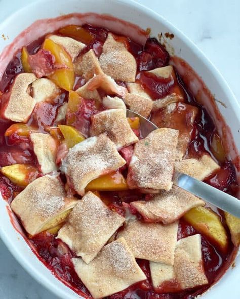 Strawberry Peach Cobbler - Food Dolls Strawberry Peach Cobbler, Strawberry Cobbler Recipe, Strawberry Cobbler Recipes, Strawberry Cobbler, Cobbler Easy, Food Dolls, Peach Strawberry, Peach Cobbler Easy, Fruit Crisp