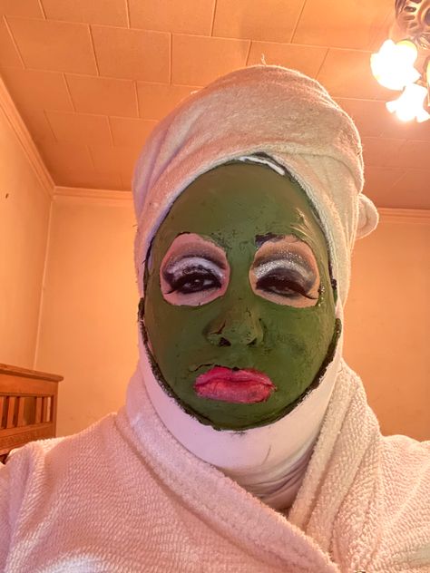 Mud Masks, Spa Masks, Funny Face Mask, Mud Mask, Facial Masks, Beauty Face, Clip Ins, Army Green, Face Mask