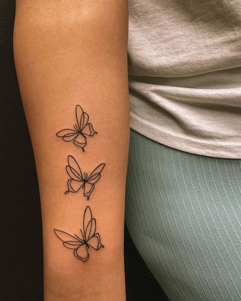 Simple Tattoos For Women, Petit Tattoo, Female Tattoos, Small Forearm Tattoos, Butterfly Tattoos For Women, Small Pretty Tattoos, Petite Tattoos, Small Arm Tattoos, Tattoo Ideas For Women