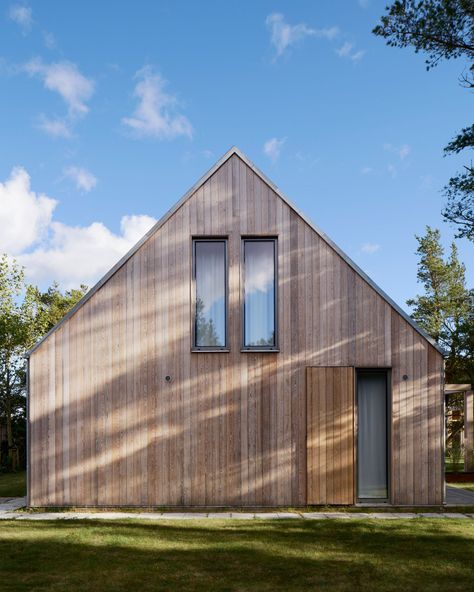 Scandinavian Exterior, Swedish Summer House, Scandinavian Exterior Design, Larch Cladding, Scandinavian Summer, House Cladding, Larch Wood, Rural House, Wood Cladding