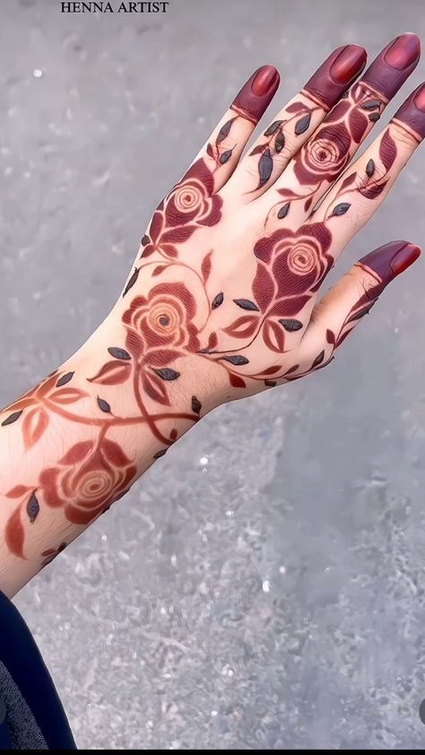 Khafif Mahendi Design Back Hand, Mehendi Designs For Hands Khafif, New Khafif Mehndi Designs, New Flower Mehndi Designs, Easy Khafif Mehndi Designs, Khafif Simple Mehndi Designs, Simple Khafif Mehndi Designs, Back Mehndi Designs Simple, Mehndi Design Khafif