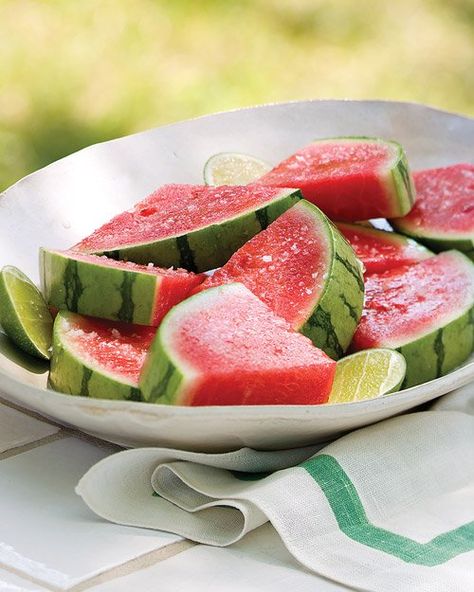 Tequila-Soaked Watermelon Wedges:  Tequila and Triple Sec infuse the watermelon slices, which also get a spray of lime juice and a sprinkling of coarse salt. Watermelon Tray, Tequila Soaked Watermelon, Watermelon Wedges, Margarita Cupcakes, Watermelon Wedge, Wedges Recipe, Dessert Shots, Martha Stewart Recipes, Dessert Party