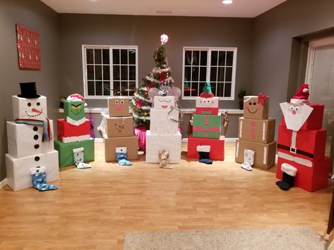 2018 Fun way to wrap kids gifts with this Christmas wrapping idea..Saw Christmas presents wrapped in the shapes of snowmen but with 7 children, I wanted to wrap them all in different "Christmassy" themes. So I came up with these different characters. Grinch, snowman, angel, elf, santa, gingerbread, reindeer. Snowman Xmas Presents, Snowmen Wrapping Ideas, Christmas Present Snowman Idea, Wrap Christmas Presents Ideas, Cute Ways To Wrap Kids Christmas Gifts, Christmas Presents From Santa, Christmas Gift Snowman, Christmas Gift Characters, Wrapping Santa Gifts Kids