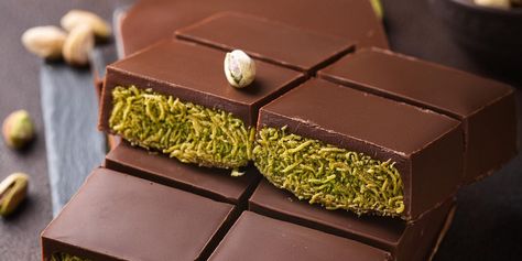 The creator of the viral Dubai chocolate bar says it's changed her life. After tracking down 3 different versions in NYC, I understand why. Lotus Cheesecake, Dubai Chocolate, Chocolate Bar Recipe, Pistachio Chocolate, Chocolate House, Crepes And Waffles, Middle Eastern Desserts, Pistachio Cream, Nyc Bars