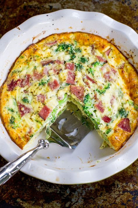 Weight Watchers Crustless Quiche, Weight Watchers Quiche Recipes, Weight Watchers Ham Recipes, Weight Watchers Quiche, Crustless Quiche Recipes, December Meals, Steak Broccoli, Ham And Cheese Quiche, Ham Steak