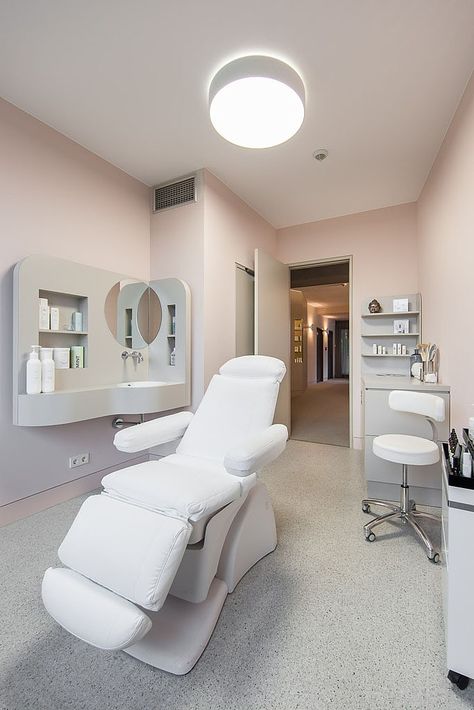 Esthetician Room Decor, Esthetics Room, Spa Room Decor, Medical Office Design, Esthetician Room, Spa Rooms, Clinic Interior Design, Spa Interior, Beauty Salon Design