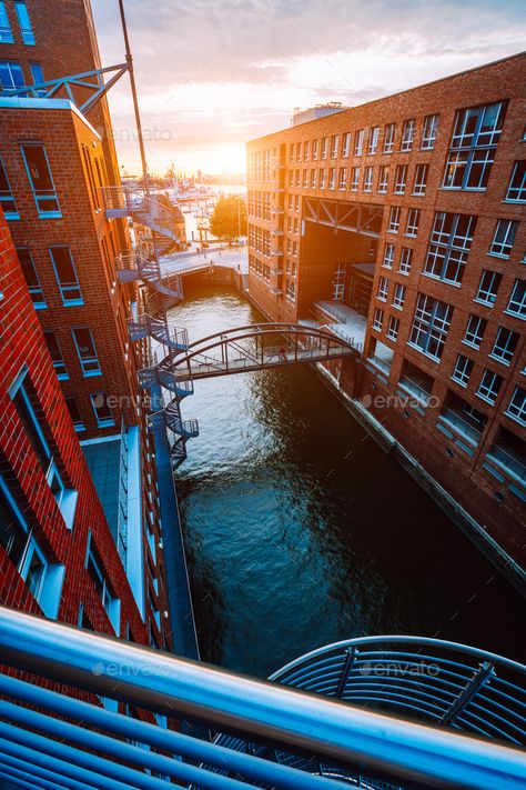 Circular Staircase, Metal Staircase, Building Modern, Warehouse District, Old Warehouse, Brick Building, Brickwork, Red Bricks, Modern Buildings