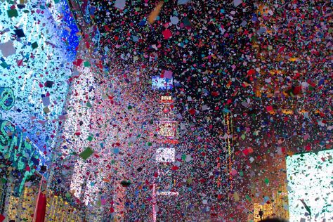 Ball Drop New Years, Times Square Ball Drop, New Years Eve Ball, New Years Ball, New Years Eve Invitations, New Years Eve Fireworks, Epic Party, Best Rooftop Bars, Ball Drop