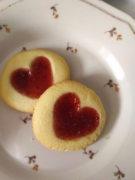 Viral Pinterest heart cookies jam cookies cottagecore baking Heart Jam Cookies Aesthetic, Jam Cookies Aesthetic, Cottagecore Cookies, Heart Cookies Aesthetic, Pinterest Heart Cookies, Heart Jam Cookies, Jamming Aesthetic, Jam Aesthetic, Cottagecore Baking