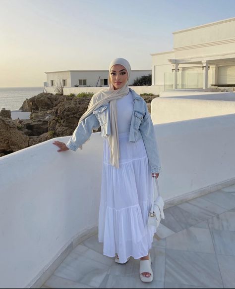 IG: rannyaba Modest Vacation Dresses, Summer Vacation Modest Outfits, Modest Vacation Outfits Hijab, Holiday Outfits Modest, Vacation Outfits Modest, Modest Vacation Outfits, Hijabi Summer, Hijabi Summer Outfits, Hijabi Fashion Summer