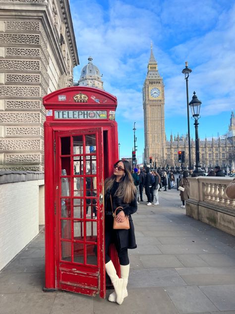 London ❤️ Big ben ☎️ #london #bigben #buckingham #england #instagram Poses In London, Big Ben Photo Ideas, London Photo Ideas Instagram, London England Outfits, London Poses Photo Ideas, London Eye Aesthetic, London Photography Instagram, London Influencer, London Instagram Pictures