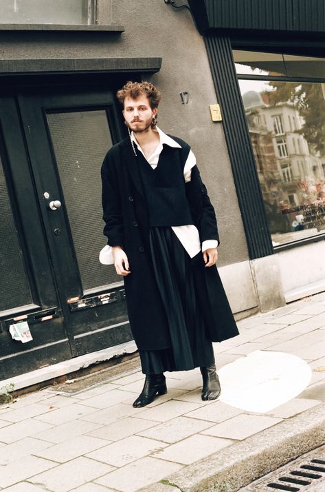 In Antwerp, Royal Academy of Fine Arts Students Wear Their Art to Class | Vogue Celine Coat, Arts Students, Filipino Fashion, Long Black Coat, Black Pleated Skirt, School Looks, Fashion Victim, Student Fashion, Ann Demeulemeester