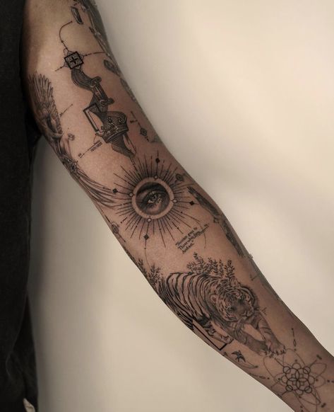 Blended Tattoo Sleeve, Grunge Sleeve Tattoo, Dark Brown Tattoo, Patch Tattoo Sleeve, Linework Sleeve, Top Shoulder Tattoo, Vessel Tattoo, Top Of Shoulder Tattoo, Inside Of Arm Tattoo