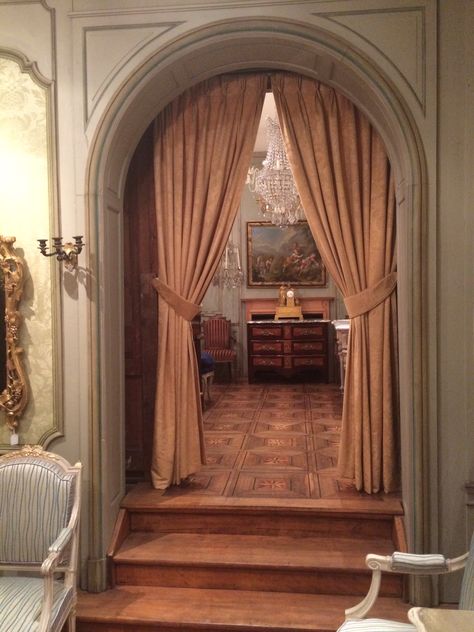 Curtains In Archway, Archway Curtains, Indoor Archway Decor, Hall And Dining Partition, Arches In Homes Interiors, Doorway Drapes, Curtain Hallway, Archway Ideas, Swan Beauty