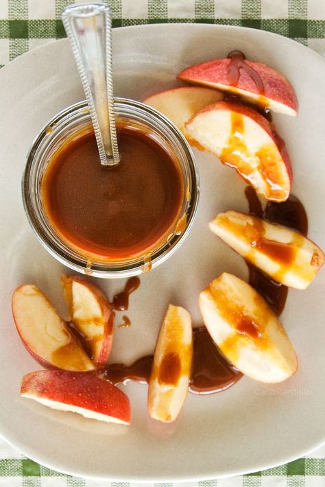 This Homemade Caramel Sauce from scratch using only three ingredients is easier than you think! Pour your small batch caramel sauce over ice cream or dunk apples into it. Small Lemon Cake Recipe, Pork Chop With Apples, Small Batch Caramel, Small Chocolate Cake, Savory Apple Recipes, Savory Popcorn, Lemon Buttercream Frosting, Strawberry Cream Cheese Frosting, Cake Apple