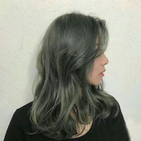 Green Hair Color, Olive Hair, Korean Hair Color, Ash Hair Color, Hair Color Streaks, Hair Color Chart, Asian Short Hair, Shot Hair Styles, Short Hair Color