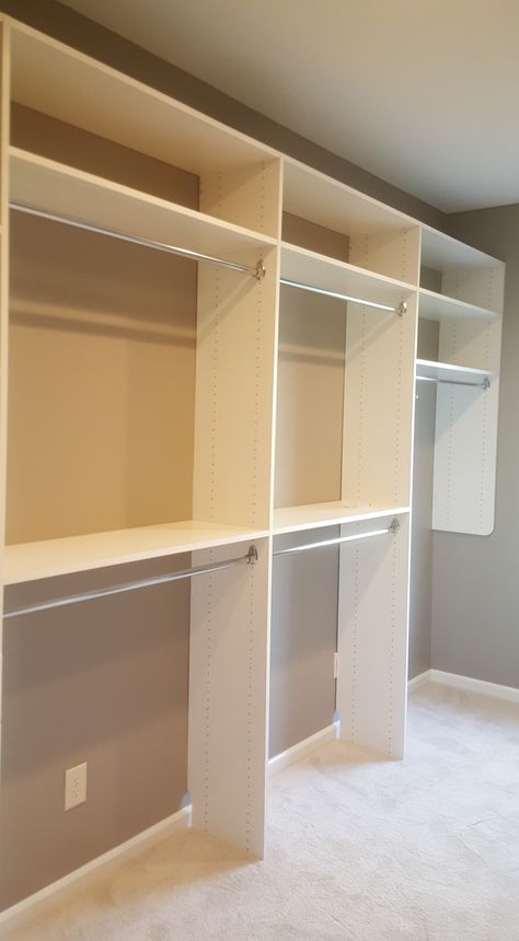 Walk In Closet Hanging Space, Closet With Hanging Space, Large Storage Closet Ideas, Long Wall Closet Ideas, Double Closet Design Layout, Square Walk In Closet Ideas Layout, Diy Bedroom Closet Ideas How To Build, 7x9 Closet Layout, Long Closet Design