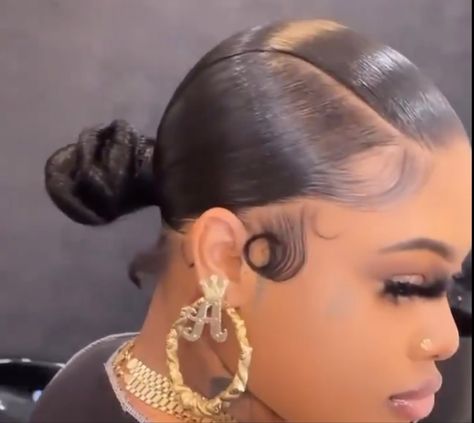 Heart Shaped Slick Back Bun, V Part Bun, Low Bun Hairstyles For Black Women, Weave Ponytail Hairstyles, Sleek Ponytail Hairstyles, Black Ponytail Hairstyles, Box Braids Hairstyles For Black Women, Dyed Hair Inspiration, Slick Hairstyles